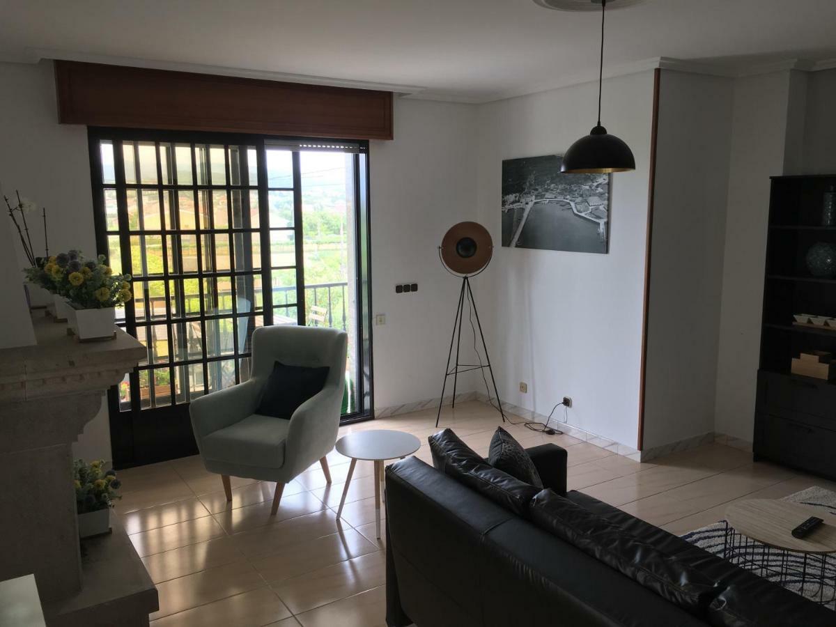 Apartamento As Sinas Apartment บียานูเอบา เด อาโรซา ภายนอก รูปภาพ