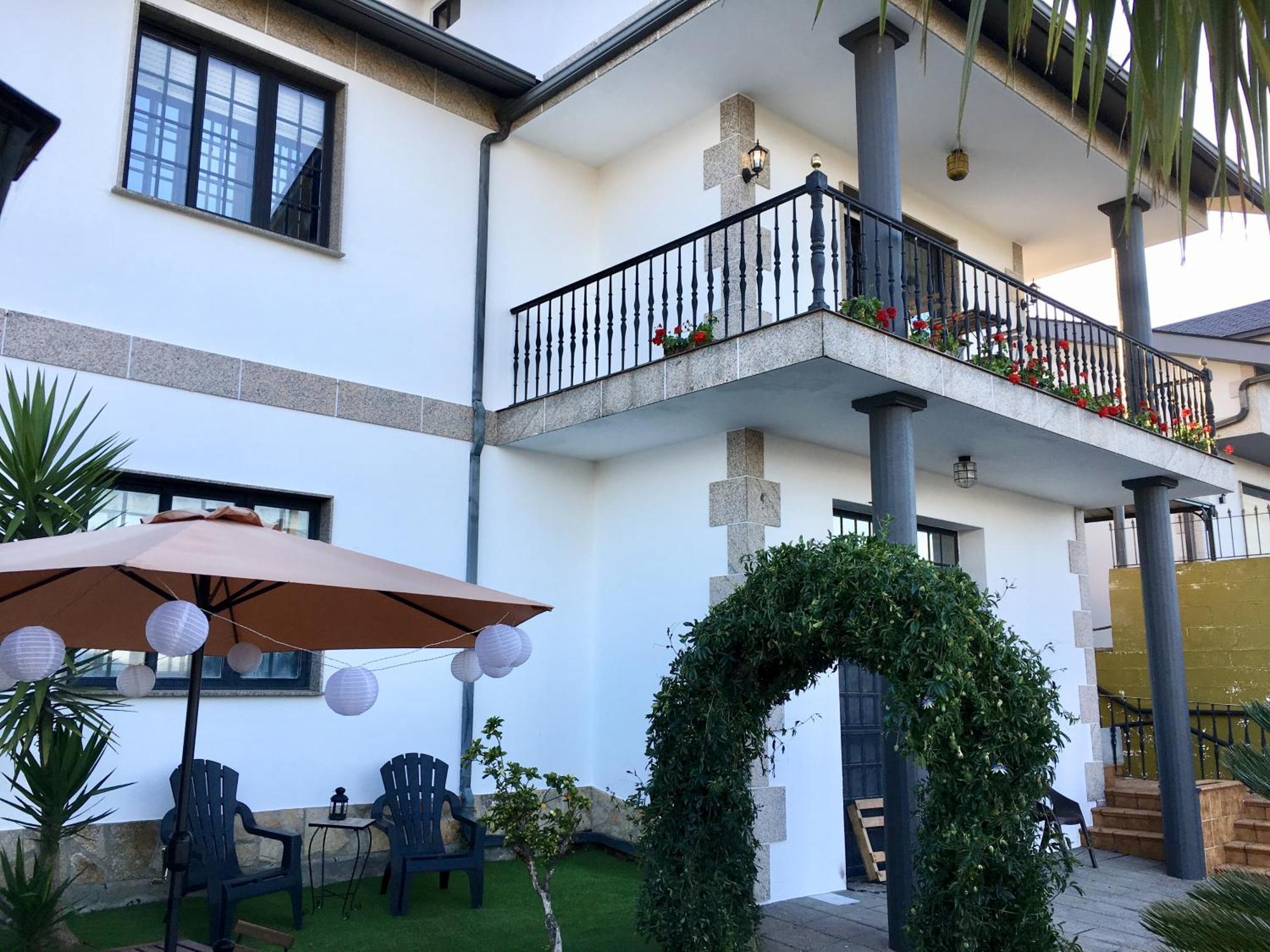 Apartamento As Sinas Apartment บียานูเอบา เด อาโรซา ภายนอก รูปภาพ