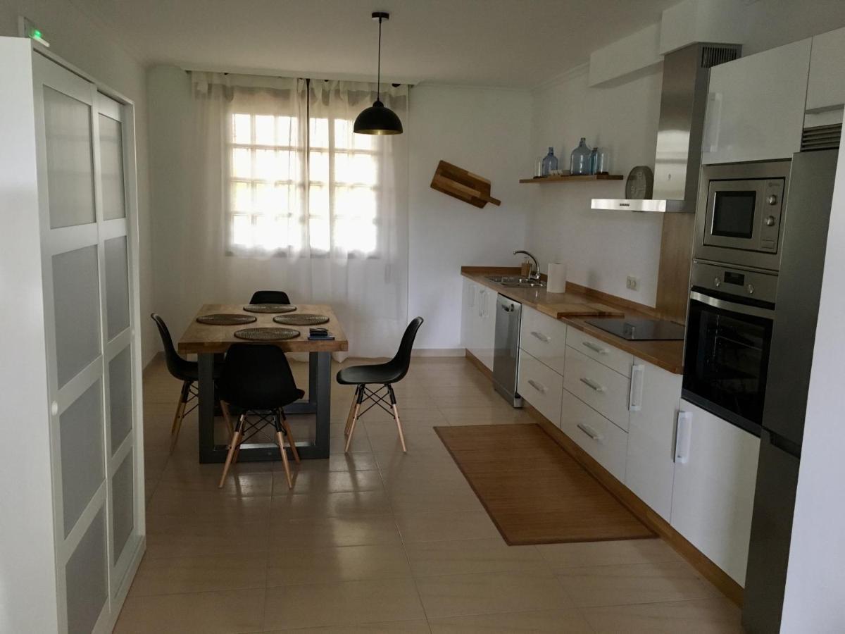 Apartamento As Sinas Apartment บียานูเอบา เด อาโรซา ภายนอก รูปภาพ
