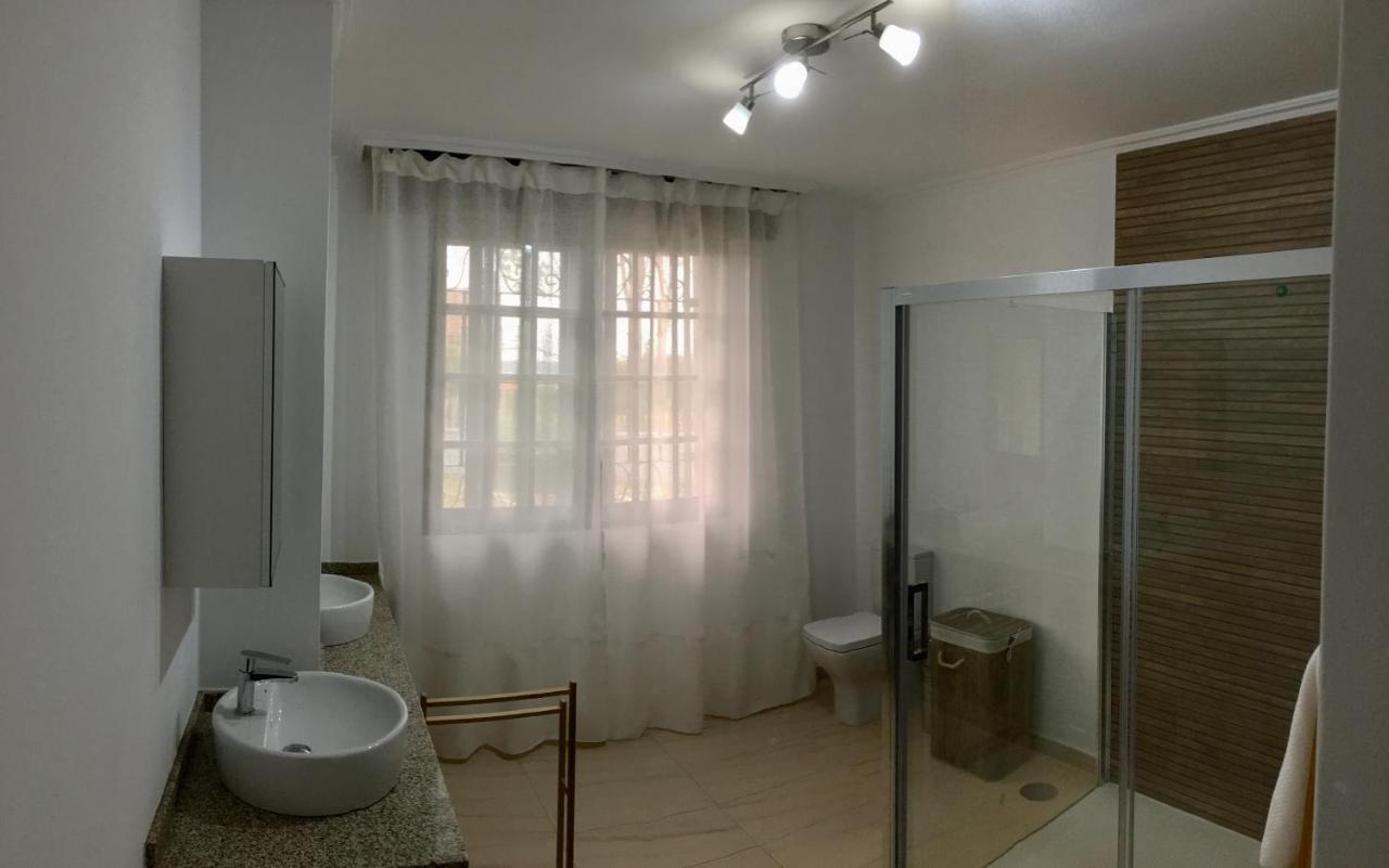 Apartamento As Sinas Apartment บียานูเอบา เด อาโรซา ภายนอก รูปภาพ